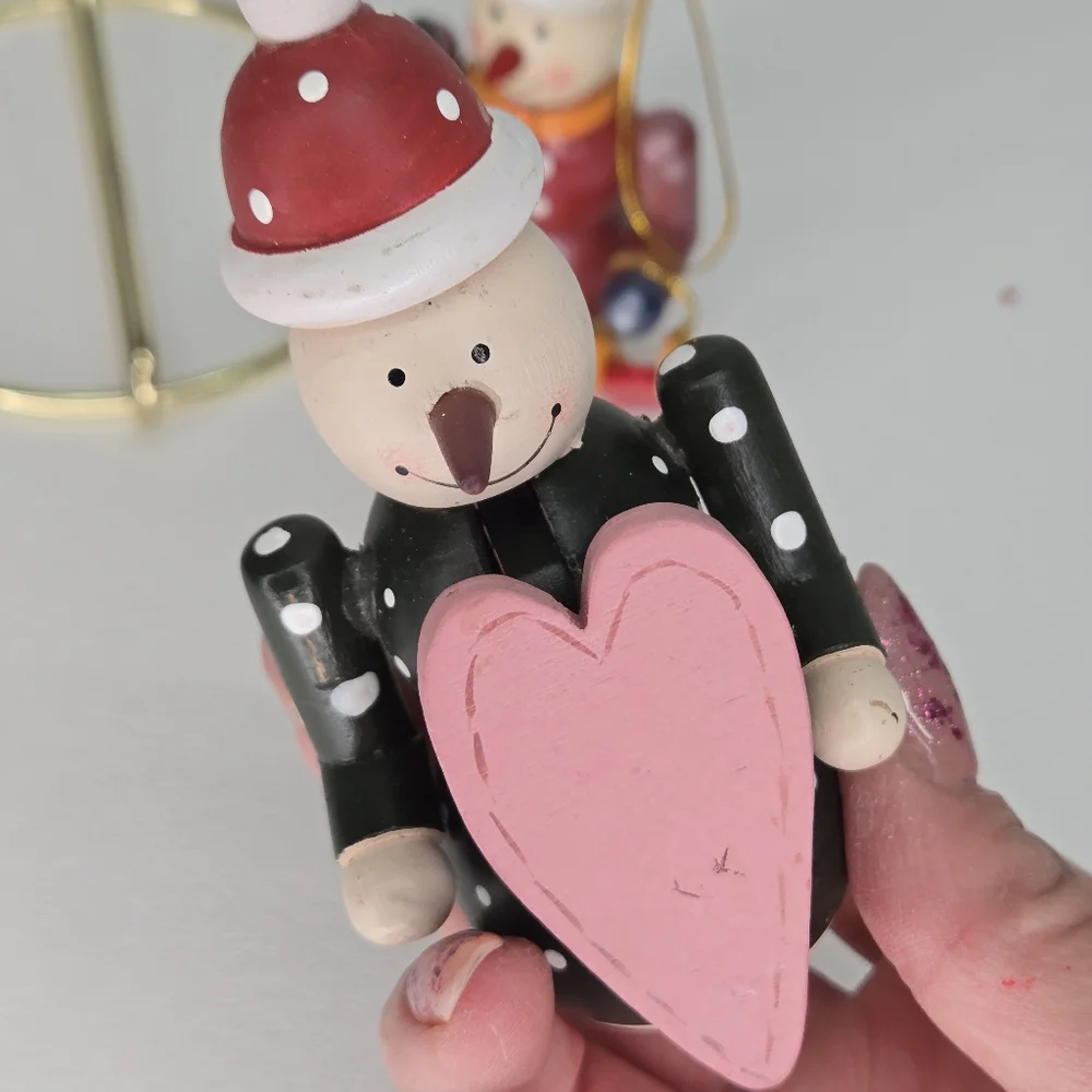 VTG Wooden Nutcracker Snowmen Ornaments Set Of‎ 2 Hand Painted Holiday Frosty